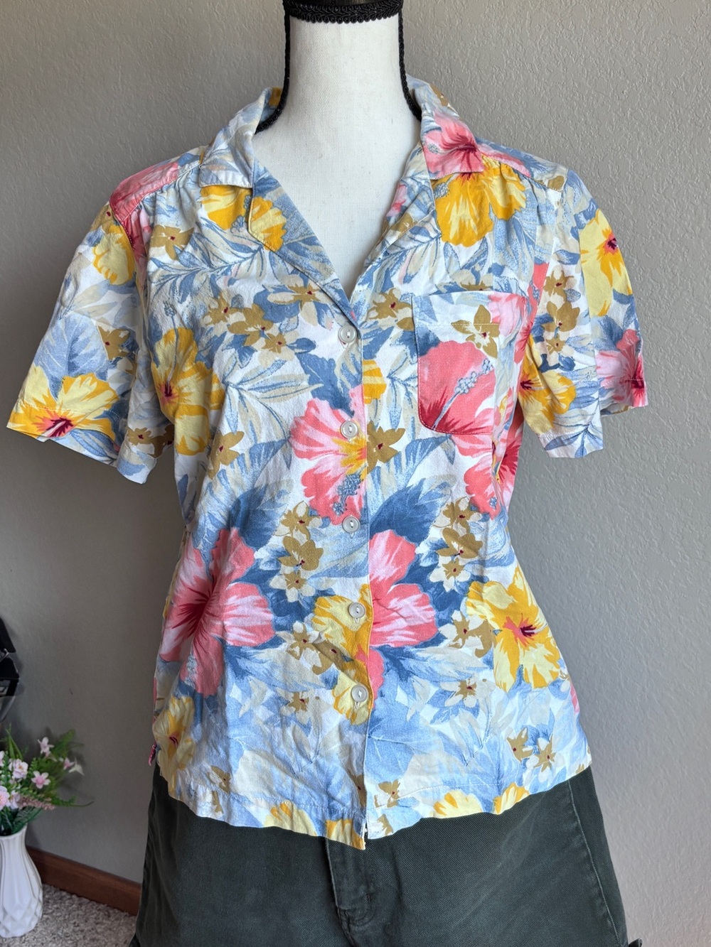 Summer Cathy Daniels Floral cotton rayon Blouse with a vintage vibe women’s M
